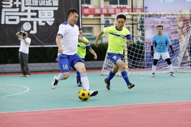 暂登小组第一！U19国足1-0哥伦比亚U19 刘佳乐闪击制胜依合散扑点